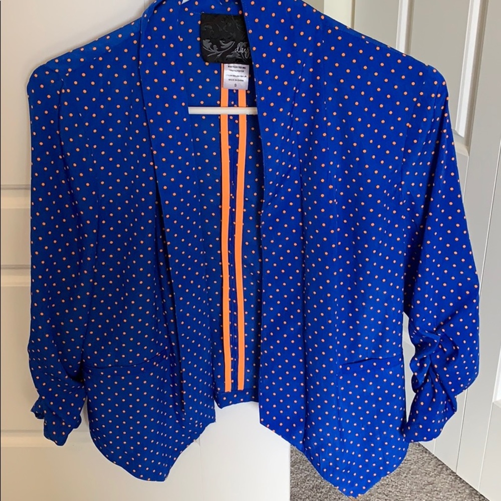 Buckle lightweight blazer